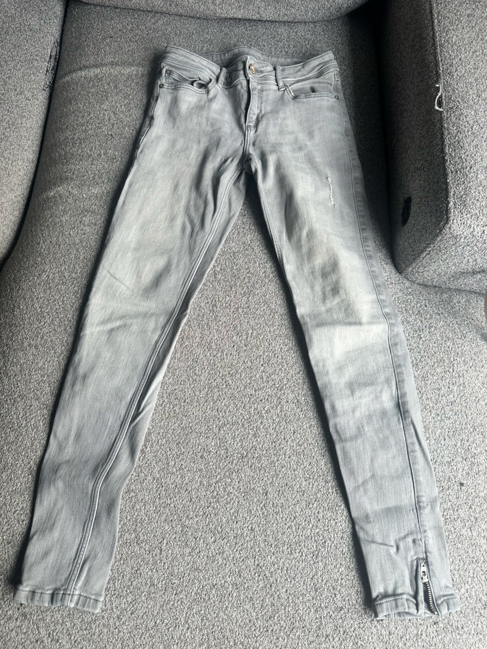 Zara Basic Denim Light Gray Skinny Jeans Ankle Zip Distressed Size 26